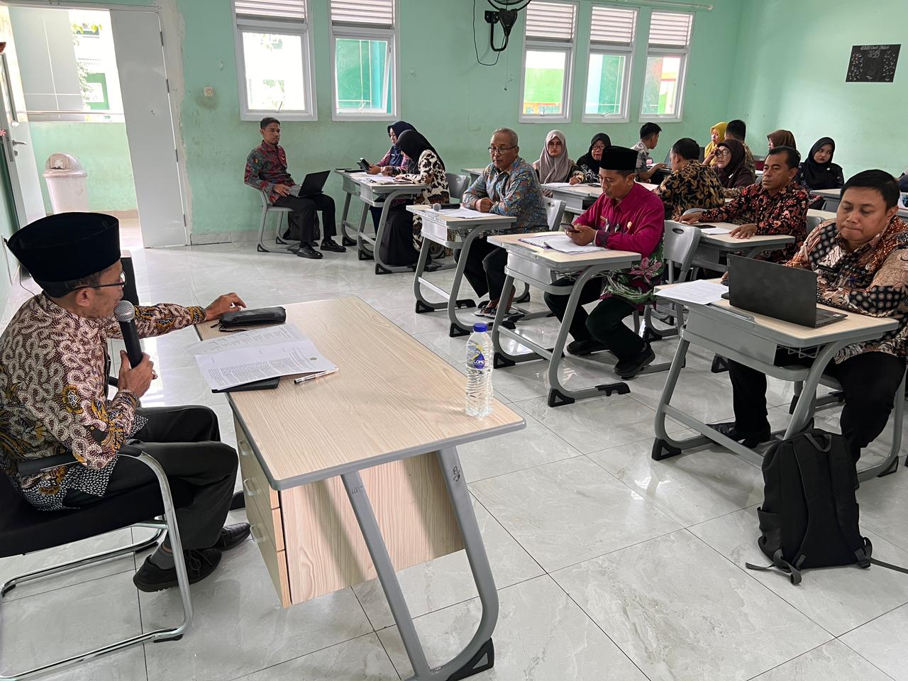 Rapat pembentukan Tim ZI MAN 1 Pamekasan 2026